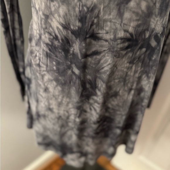 Doublju Tie Dye grey/black Tunic Top Long Sleeve Asymmetrical Mixed Print size M - Picture 3 of 8